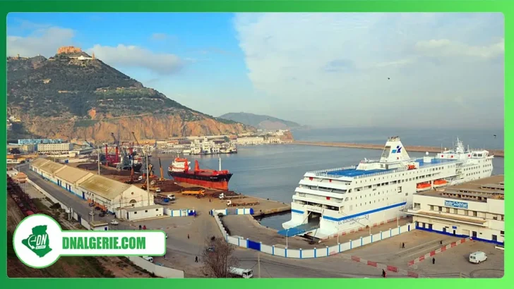 Montage : Bateau d'Algérie Ferries, traversée maritime Algérie France