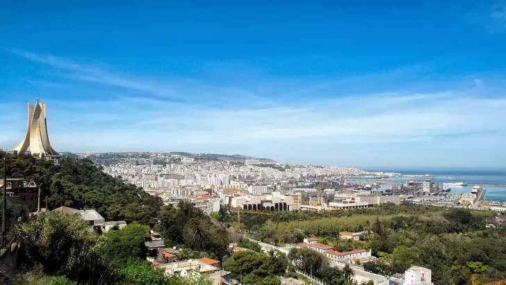 touriste français Algérie