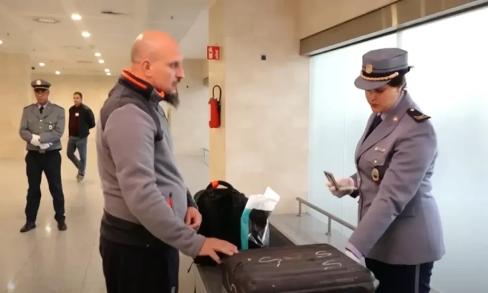 voyage Algérie détention aéroport
