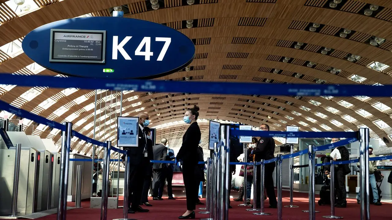 Algériens aéroport Orly Roissy passagers