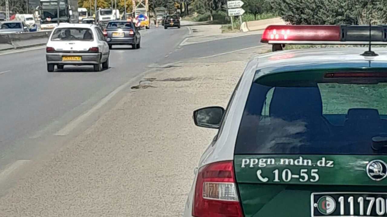 Griller un Stop en Algérie